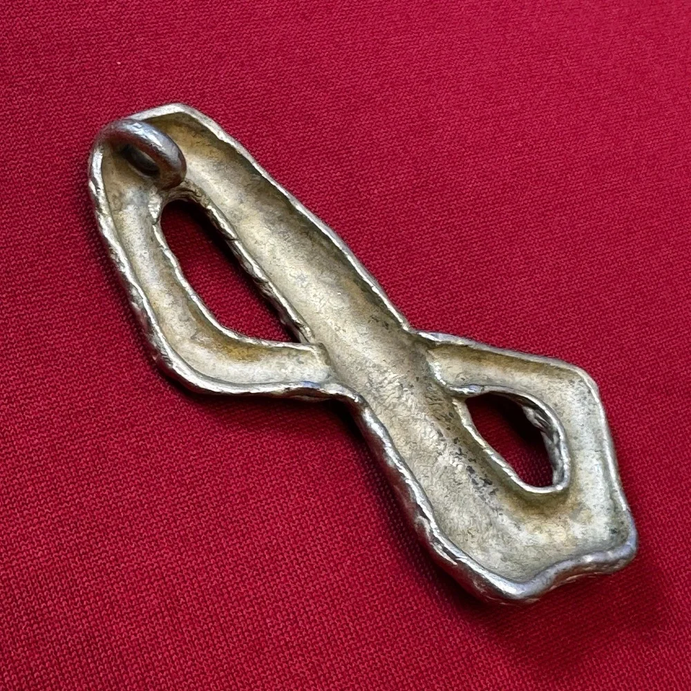 Gold Tone Abstract‎ Vertical Infinity Sign Pendant